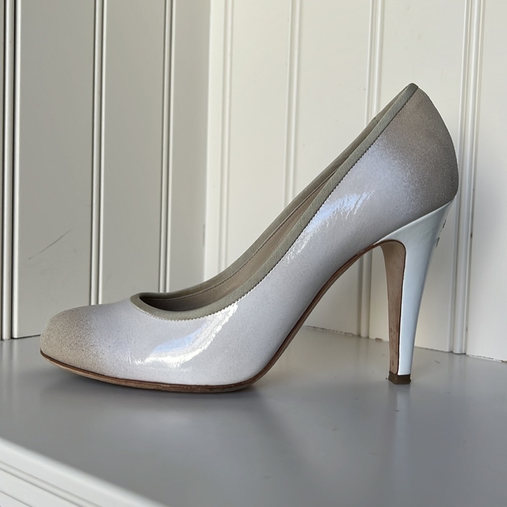 CHANEL White Suede Ombre Pumps Size 38.5 - Picture 3 of 15